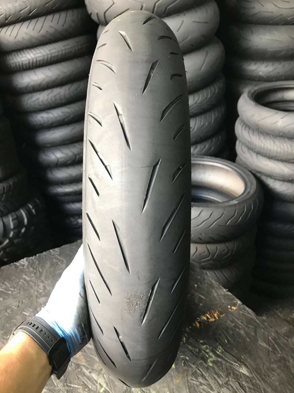 120/70 R17 Bridgestone Battlax Hypersport S22F