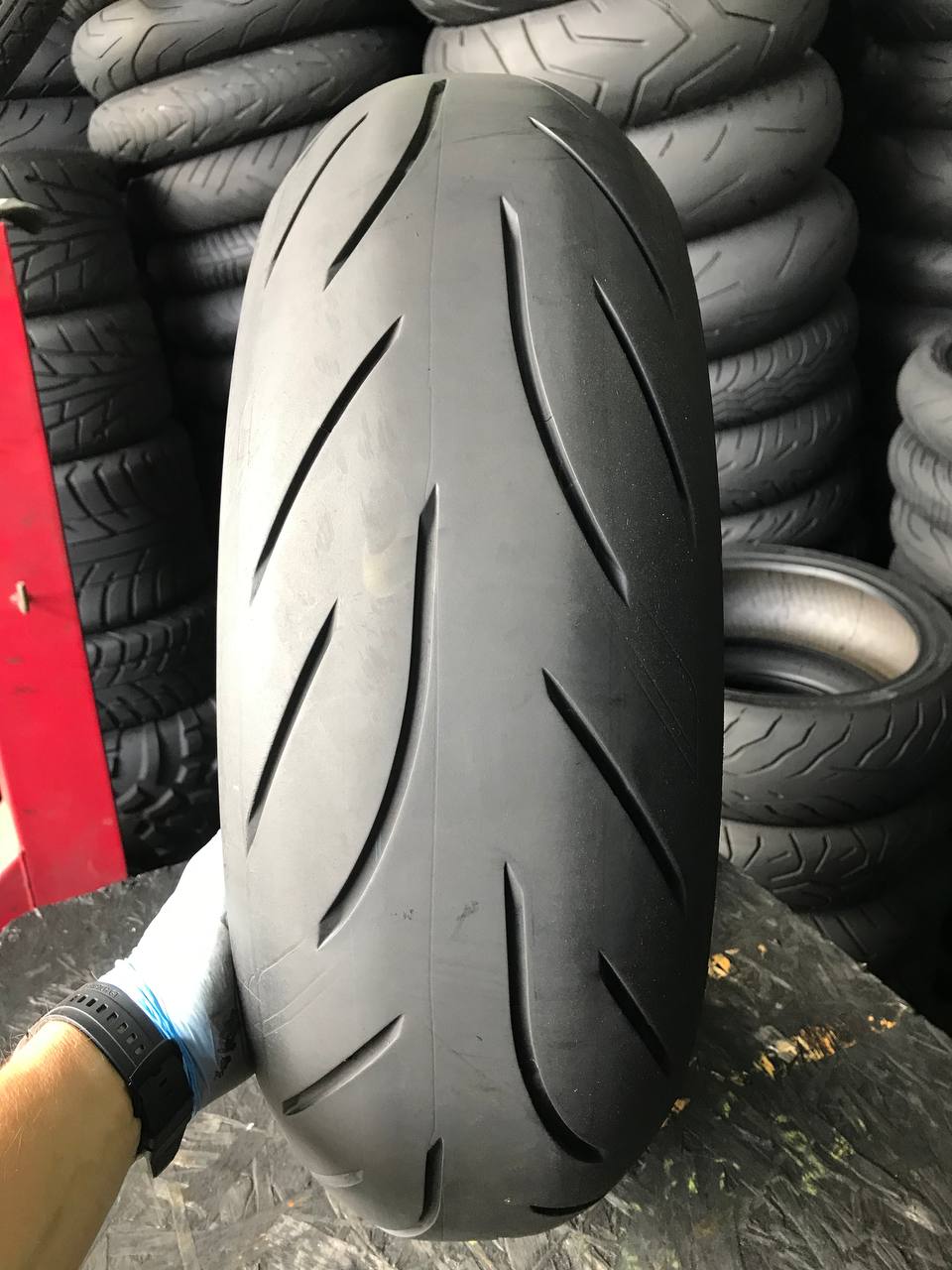 180/55 R17 Bridgestone Battlax Hypersport S21R