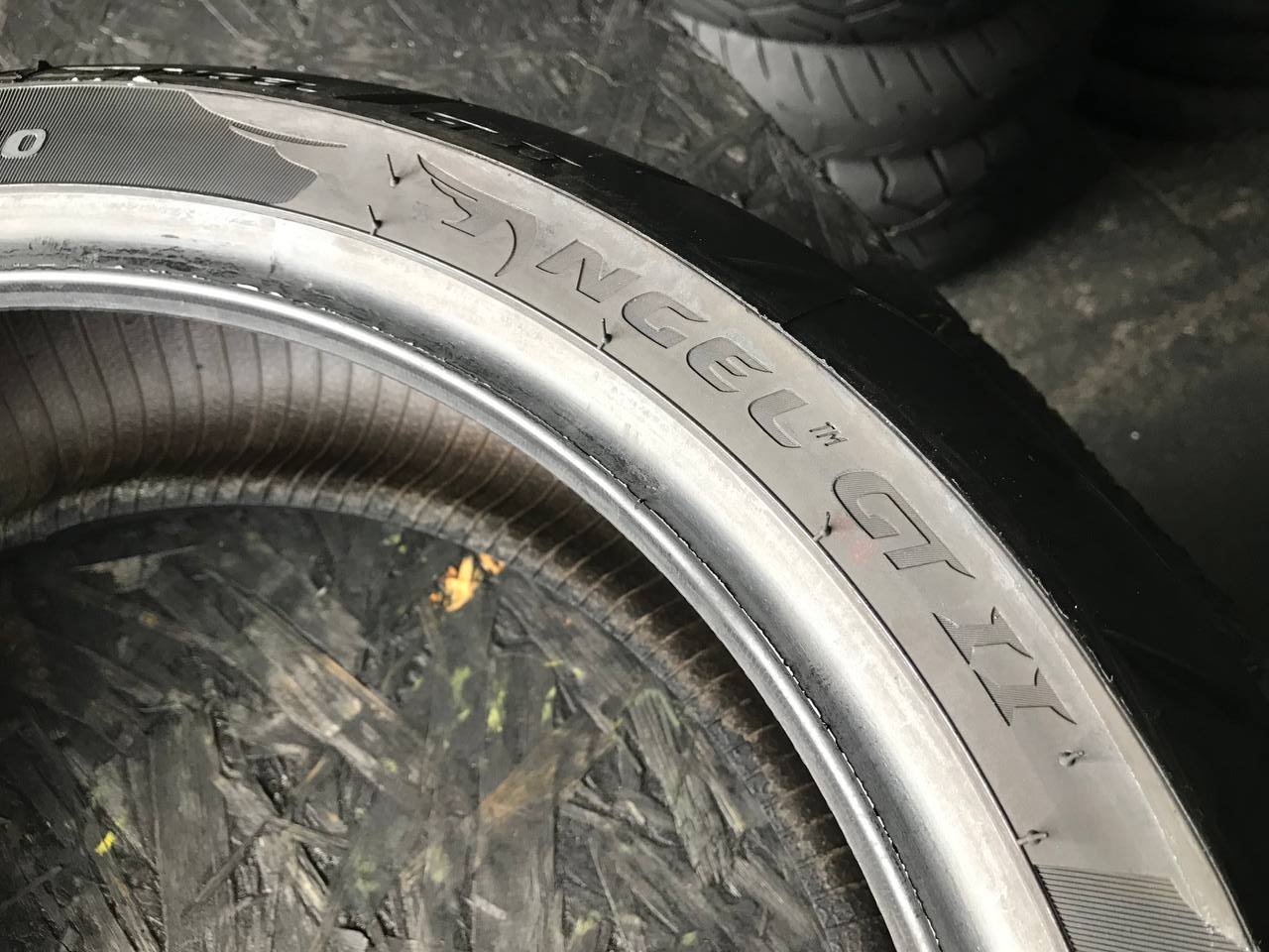 180/55 R17 Pirelli Angel GT II