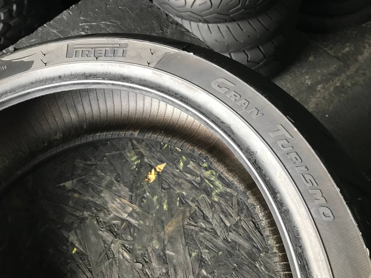 180/55 R17 Pirelli Angel GT II