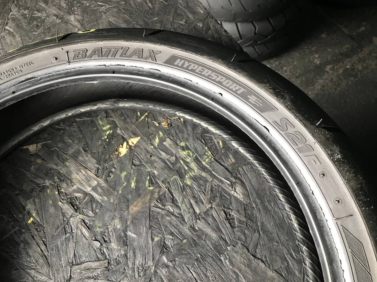120/70 R17 Bridgestone Battlax Hypersport S21F