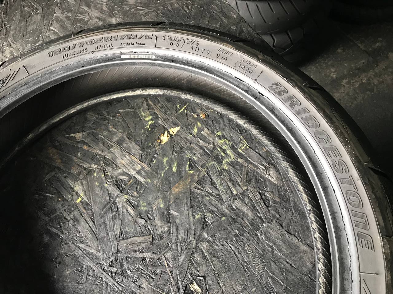 120/70 R17 Bridgestone Battlax Hypersport S21F