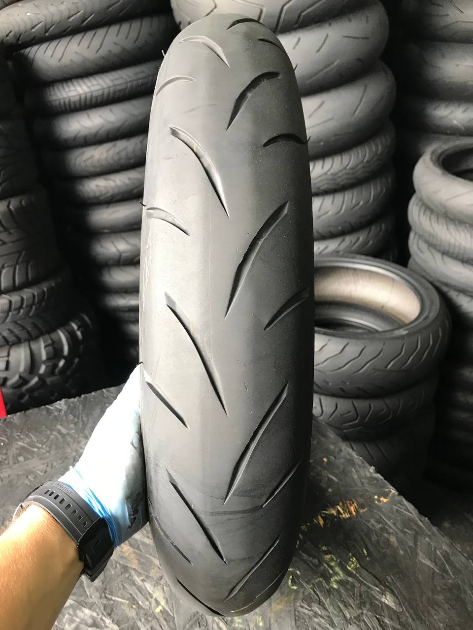 120/70 R17 Bridgestone Battlax Hypersport S21F