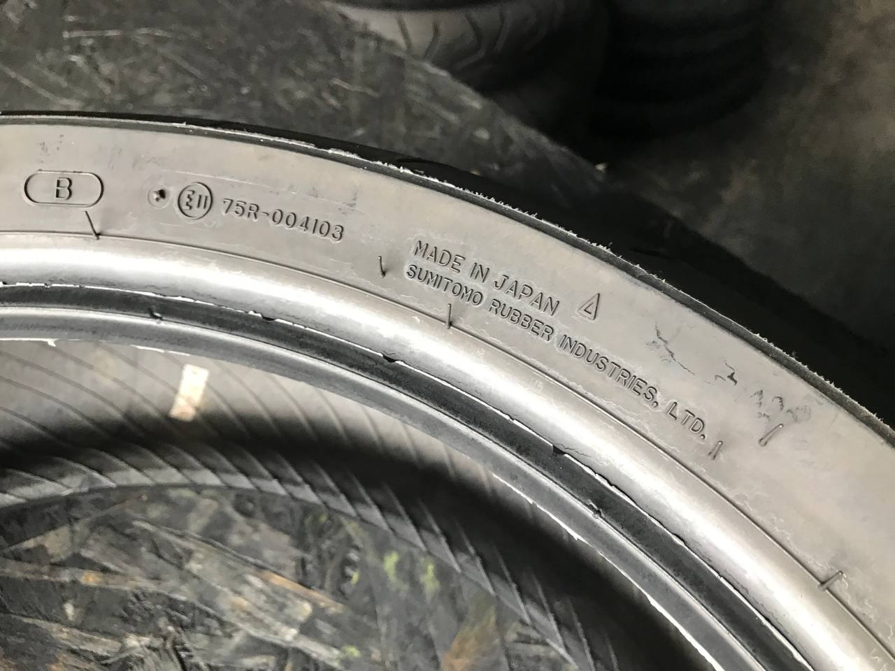 180/55 R17 Dunlop SportMax RoadSport 2