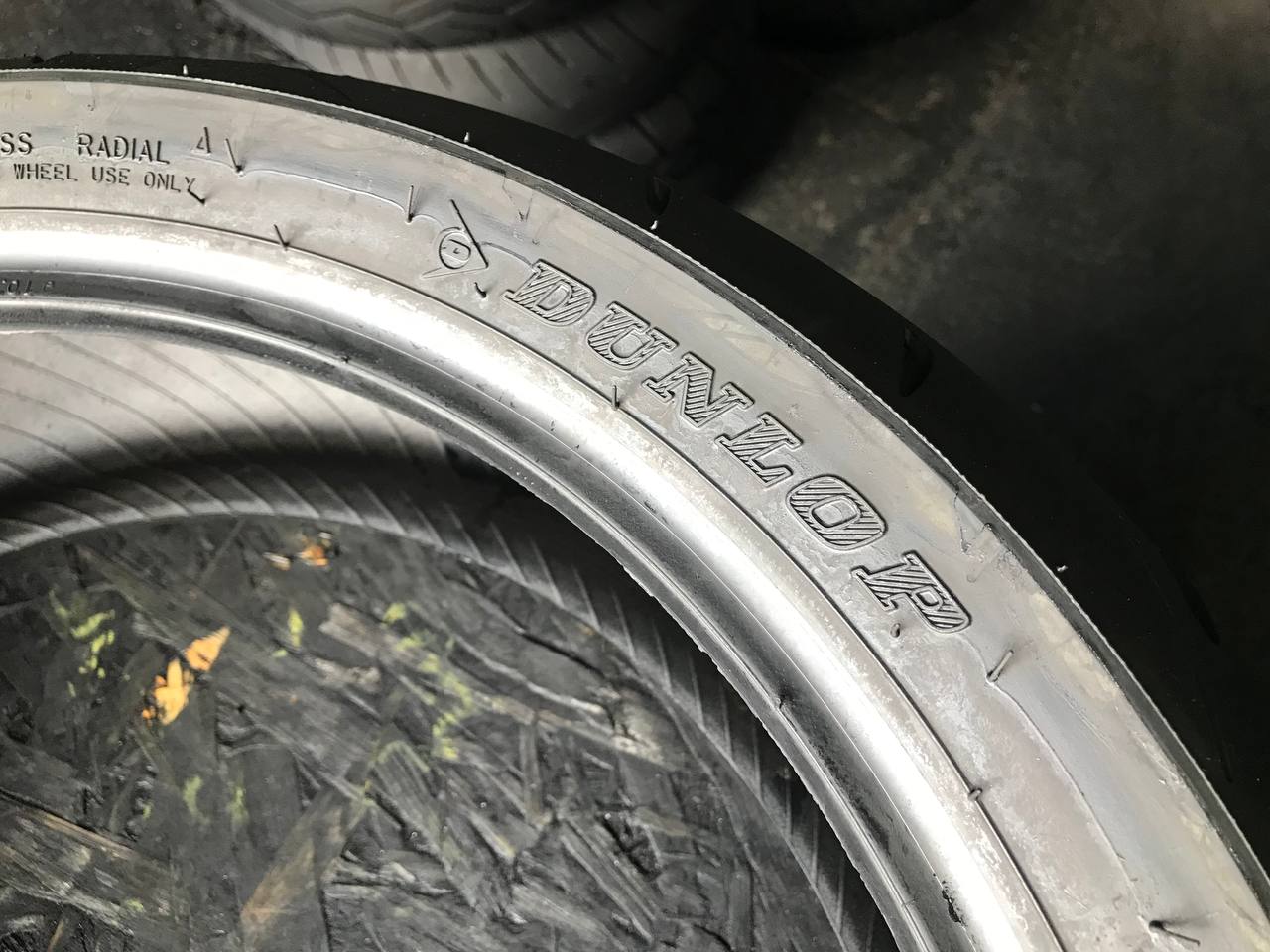 180/55 R17 Dunlop SportMax RoadSport 2