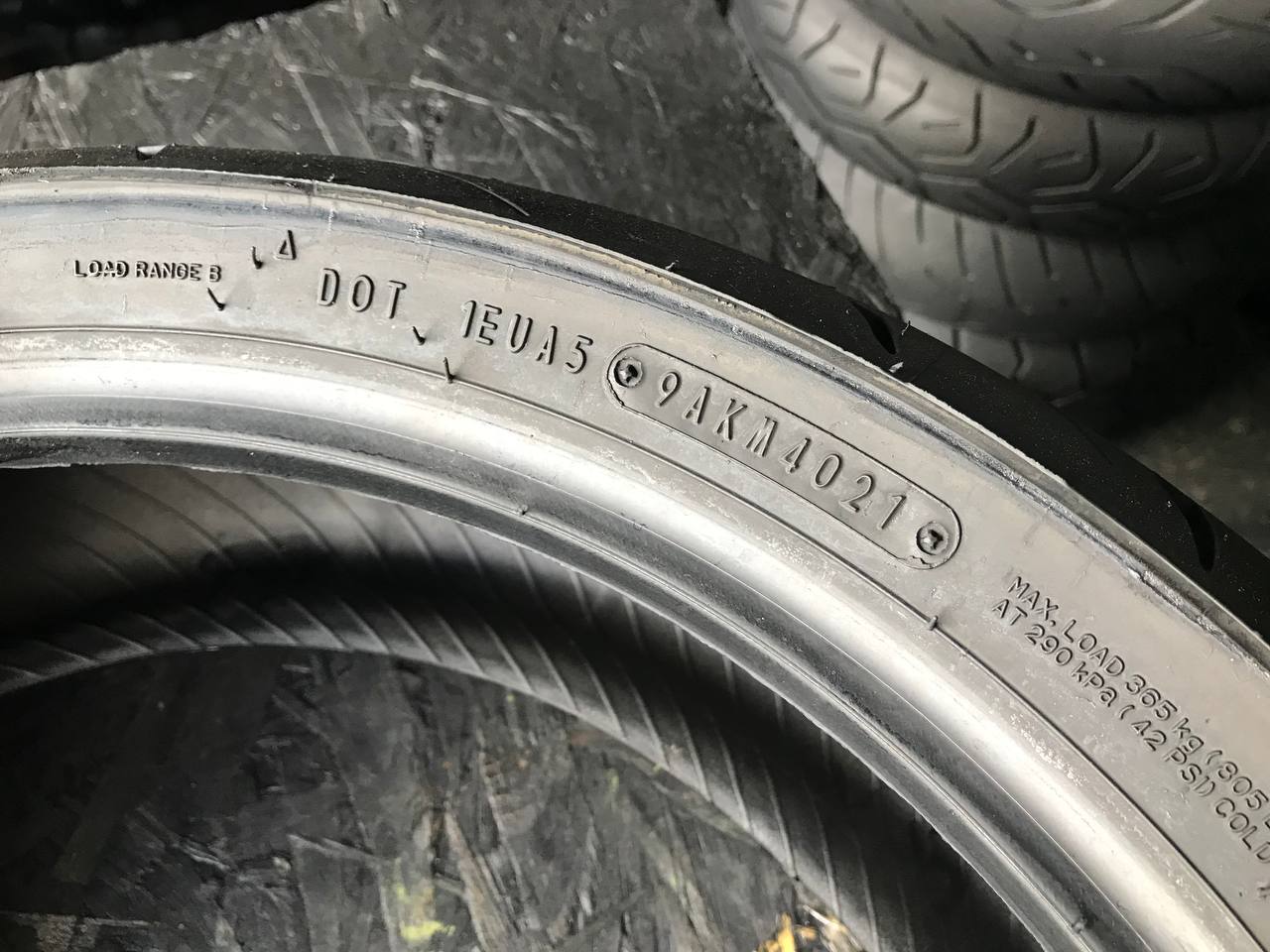 180/55 R17 Dunlop SportMax RoadSport 2