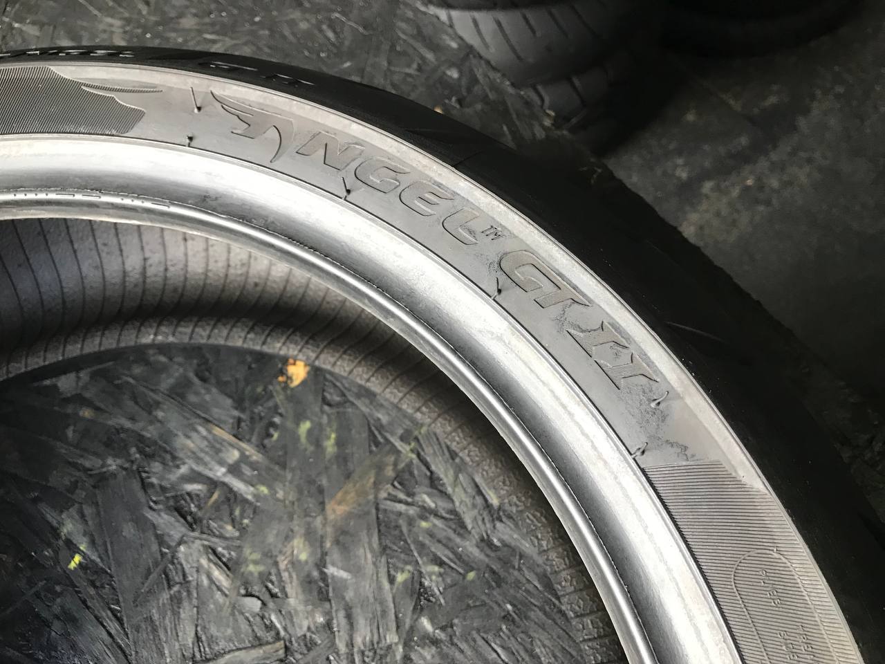 180/55 R17 Pirelli Angel GT II