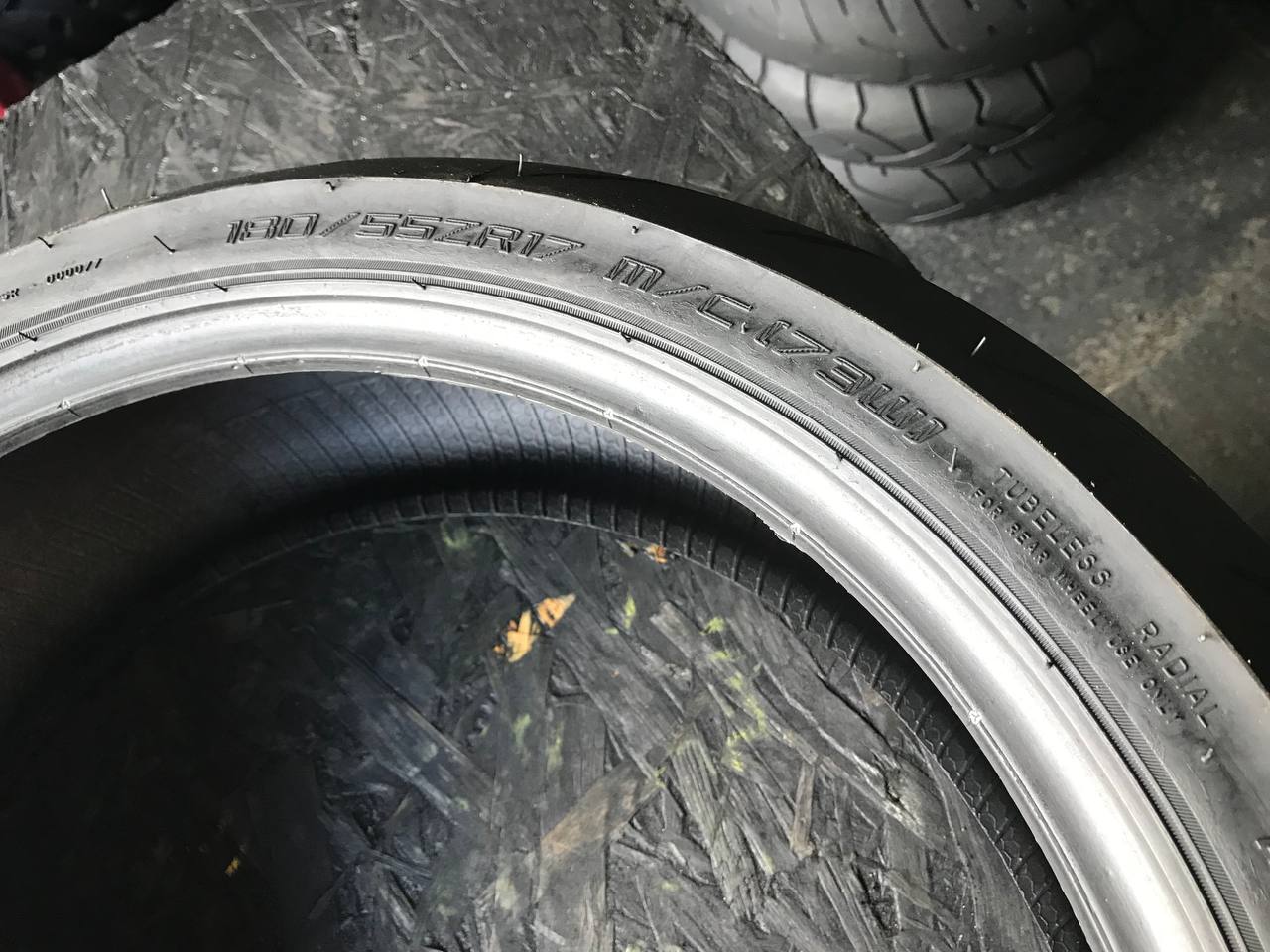 180/55 R17 Dunlop Qualifier Core