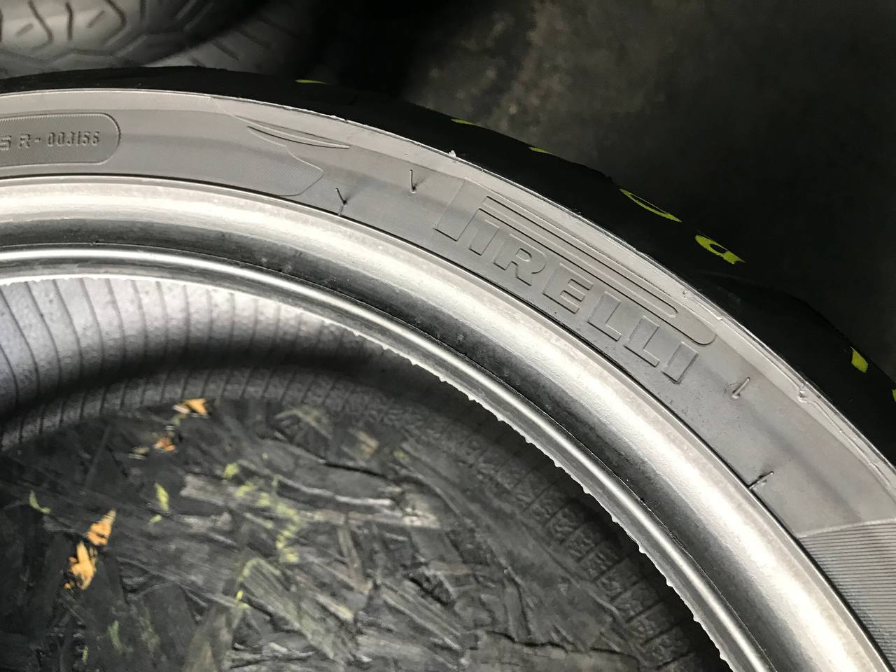 180/55 R17 Pirelli Angel GT