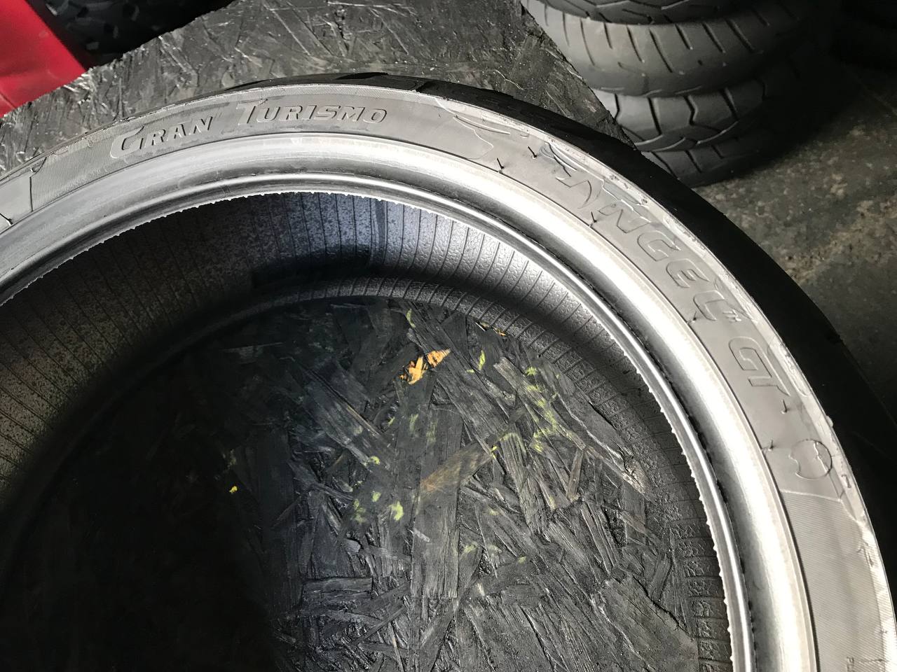 180/55 R17 Pirelli Angel GT