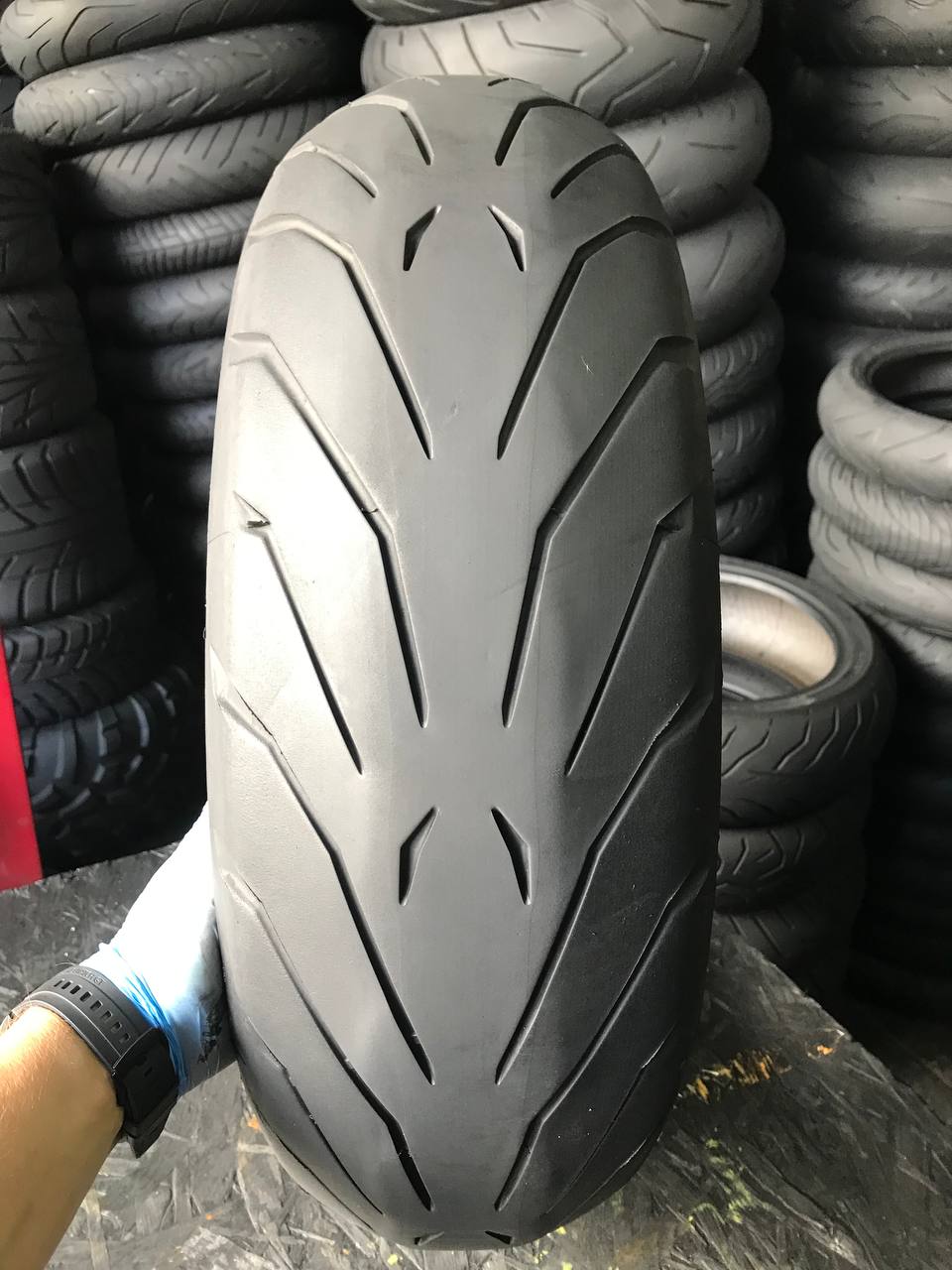 180/55 R17 Pirelli Angel GT