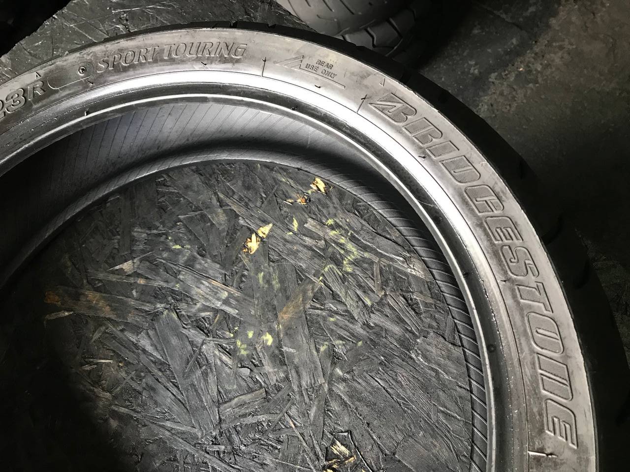 160/60 R18 Bridgestone Battlax Sport Touring BT023R