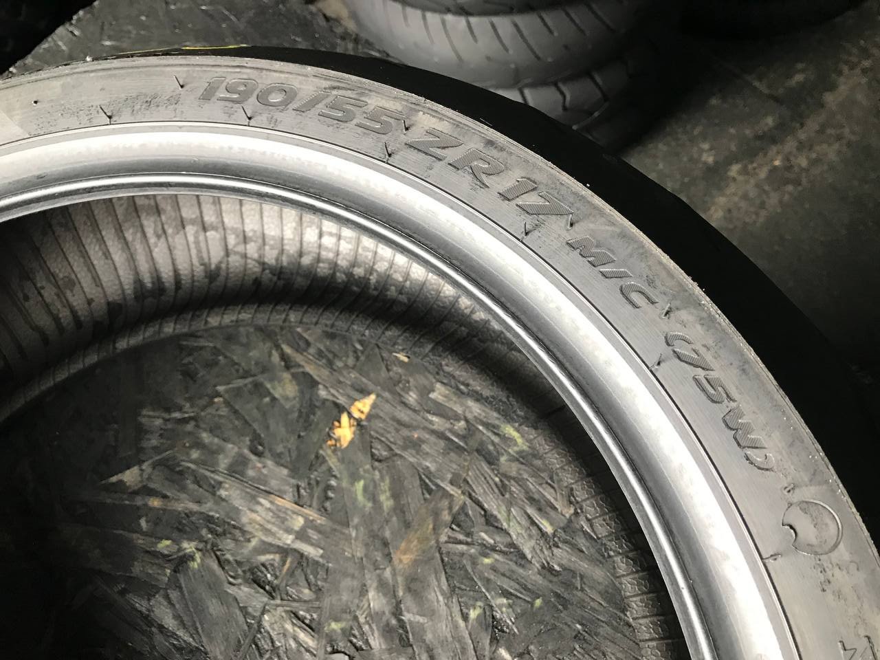 190/55 R17 Pirelli Diablo Rosso IV