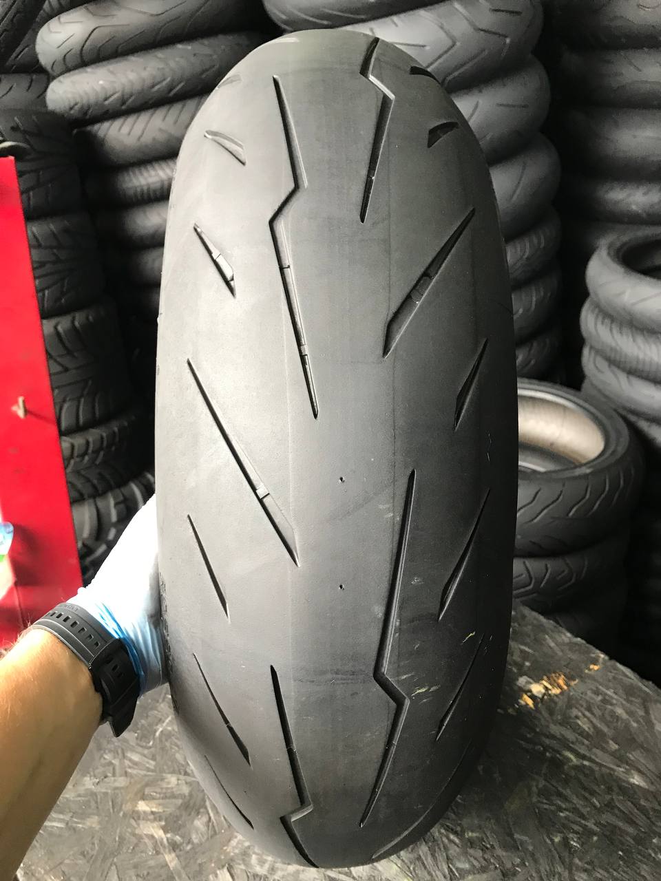 190/55 R17 Pirelli Diablo Rosso IV
