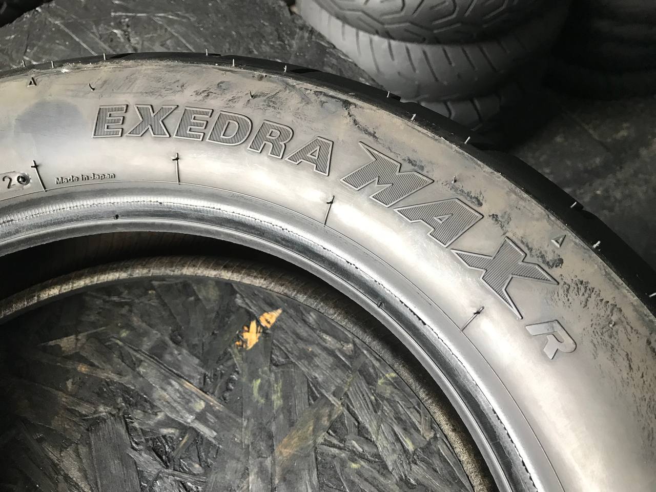 160/80 R15 Bridgestone Exedra Max