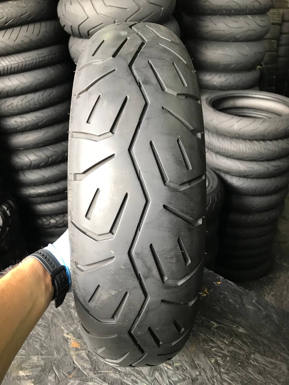 160/80 R15 Bridgestone Exedra Max
