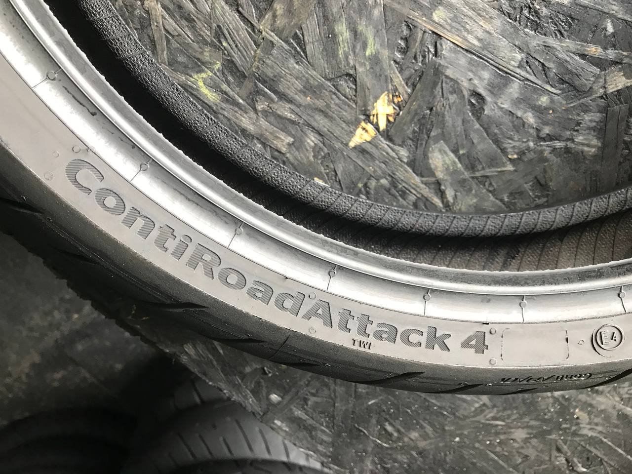 120/70 R17 Continental ContiRoadAttack 4