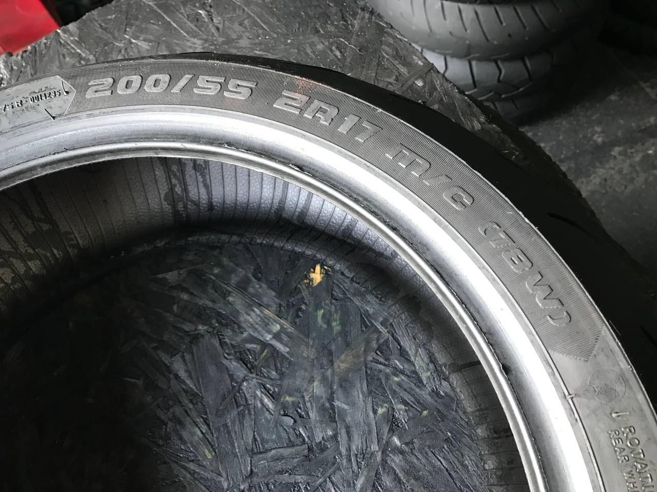 200/55 R17 Metzeler Sportec M9 RR