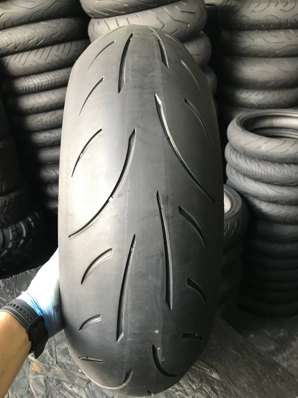 200/55 R17 Metzeler Sportec M9 RR