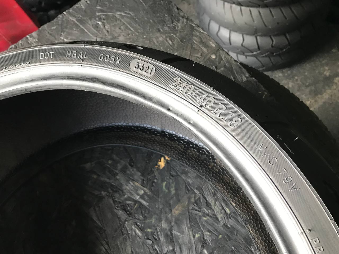 240/40 R18 Michelin Scorcher 11
