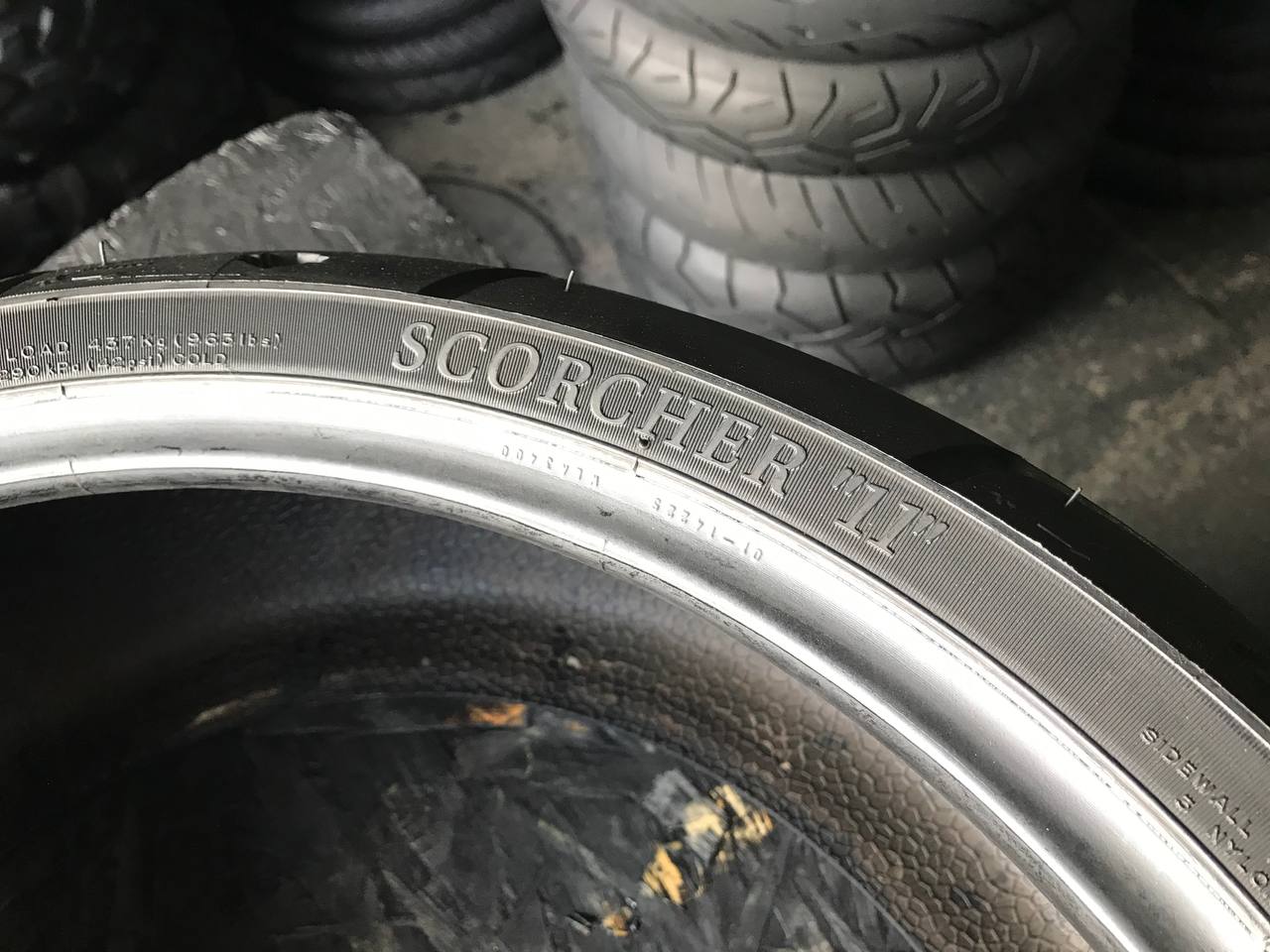 240/40 R18 Michelin Scorcher 11