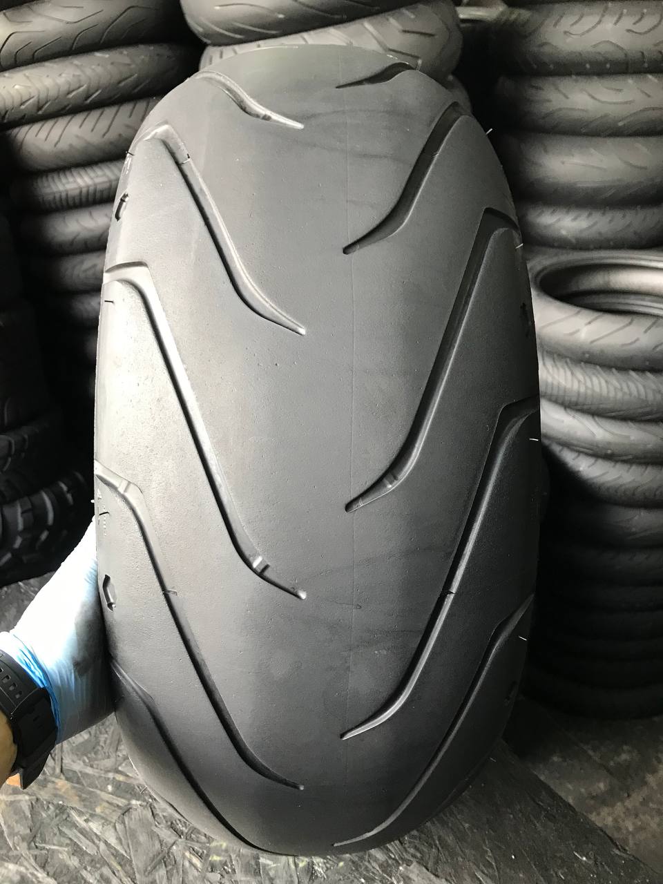 240/40 R18 Michelin Scorcher 11