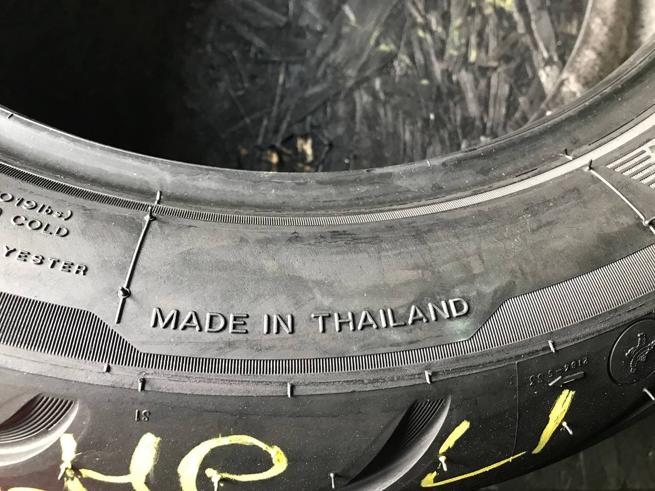 180/65 R16 Michelin Commander III