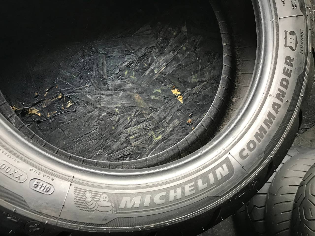 180/65 R16 Michelin Commander III