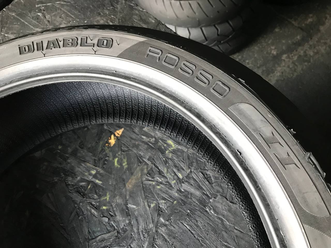180/55 R17 Pirelli Diablo Rosso II