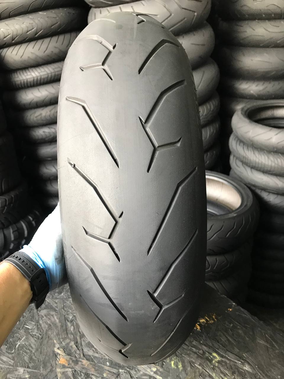 180/55 R17 Pirelli Diablo Rosso II