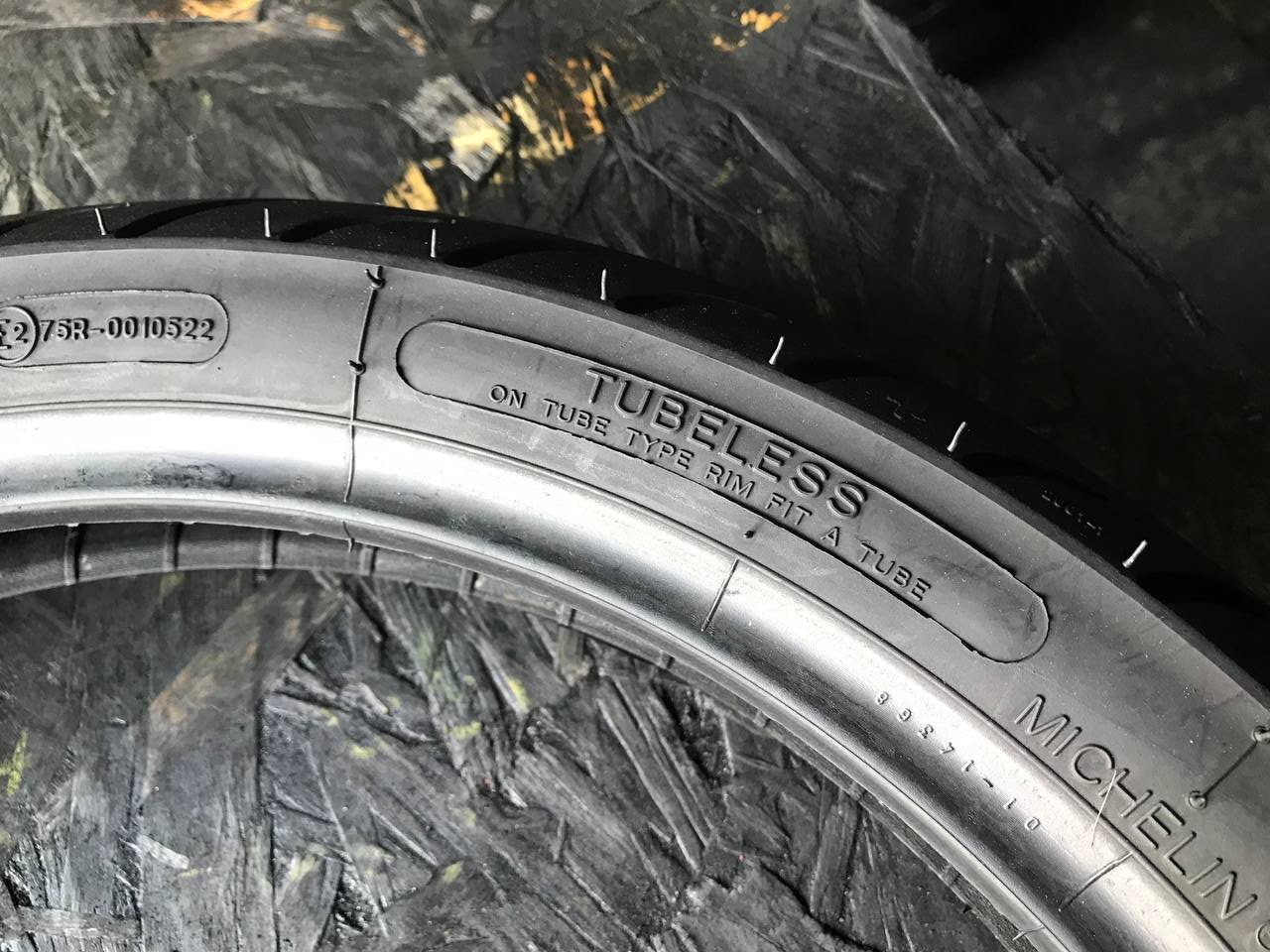 80/90 R16 Michelin Pilot Street