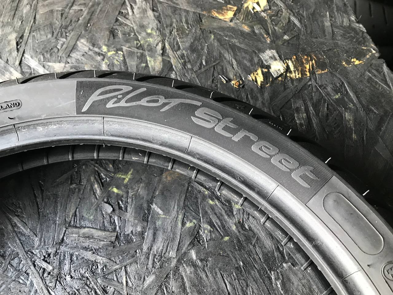 80/90 R16 Michelin Pilot Street