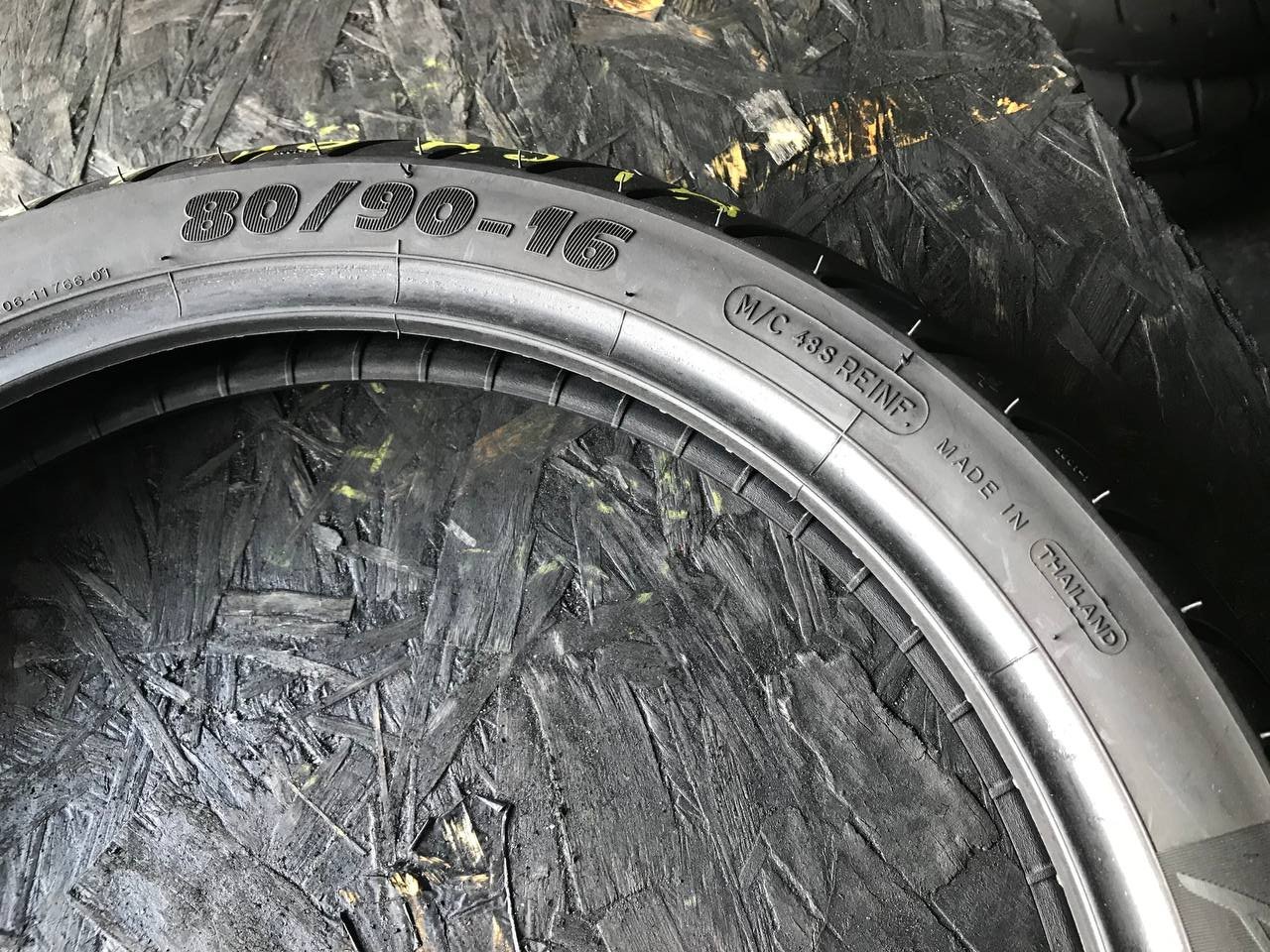 80/90 R16 Michelin Pilot Street