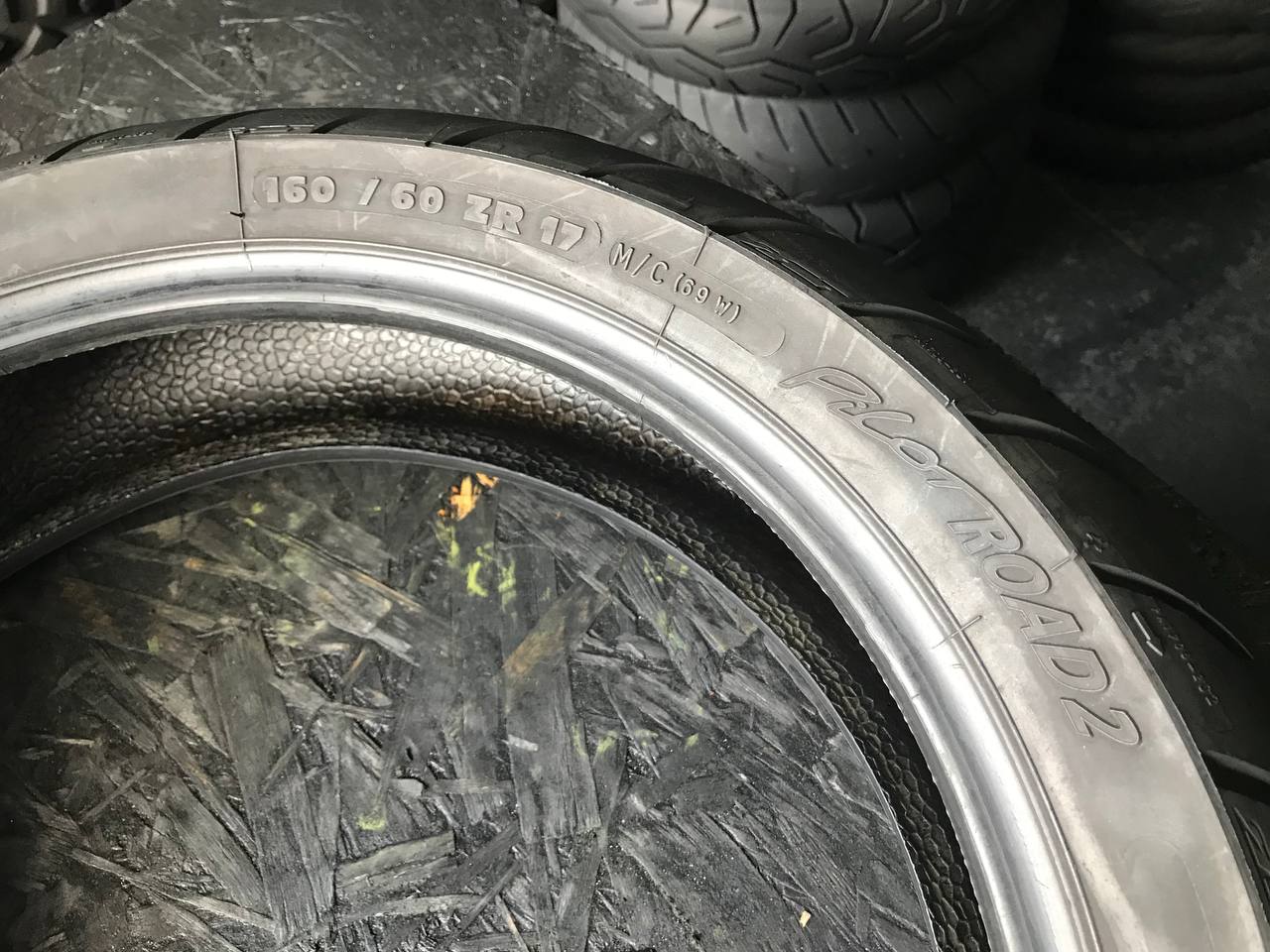 160/60 R17 Michelin Pilot Road 2