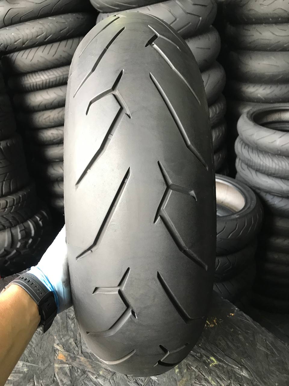 180/55 R17 Pirelli Diablo Rosso II