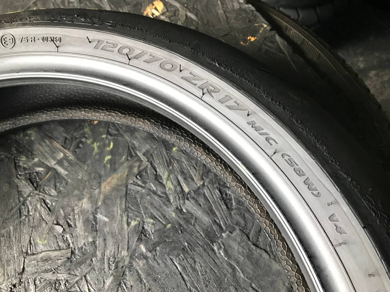 120/70 R17 Pirelli Diablo Supercorsa SP
