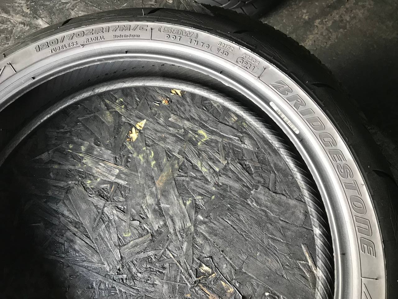 120/70 R17 Bridgestone Battlax Hypersport S21F