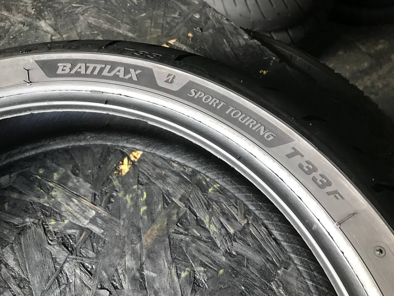 120/70 R17 Bridgestone Battlax Sport Touring T33F