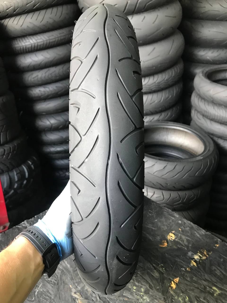 100/80 R17 Pirelli Sport Demon