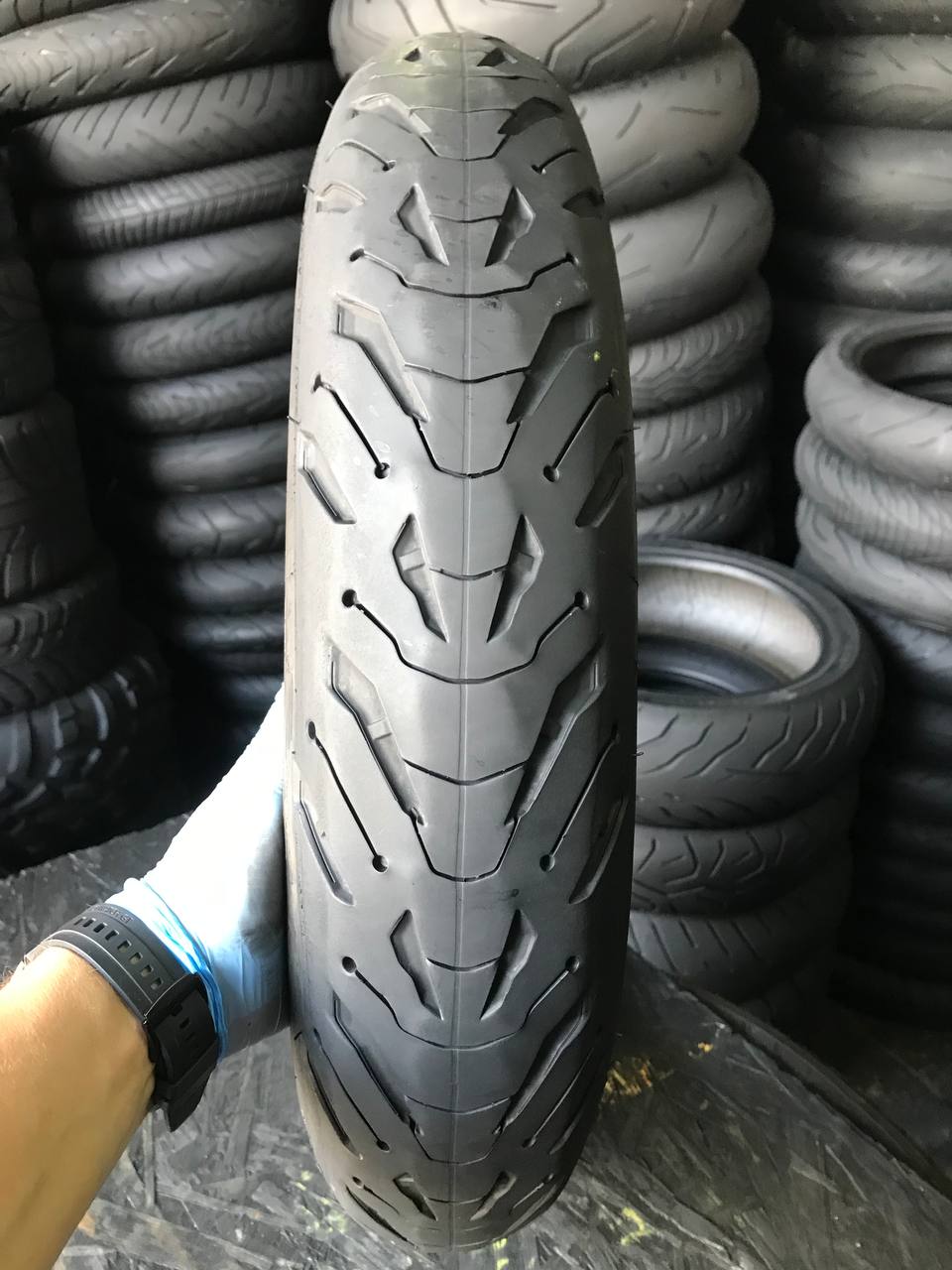 120/70 R17 Michelin Road 6