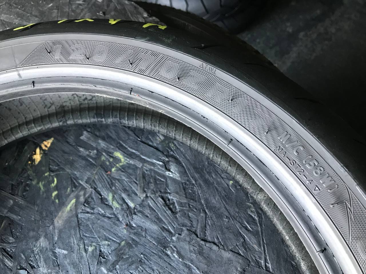 120/70 R17 Maxxis SuperMaxx ST