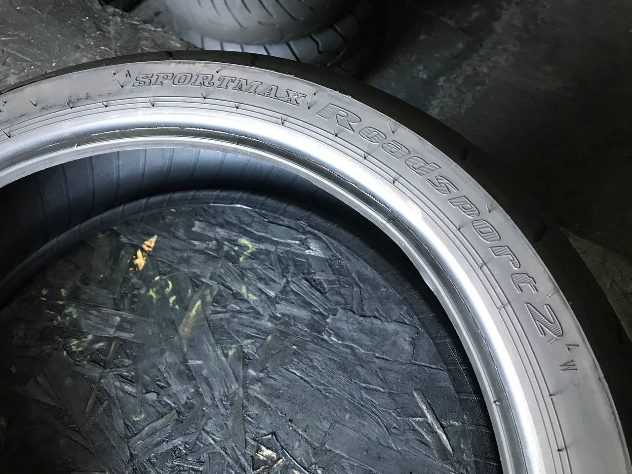 160/60 R17 Dunlop SportMax RoadSport 2