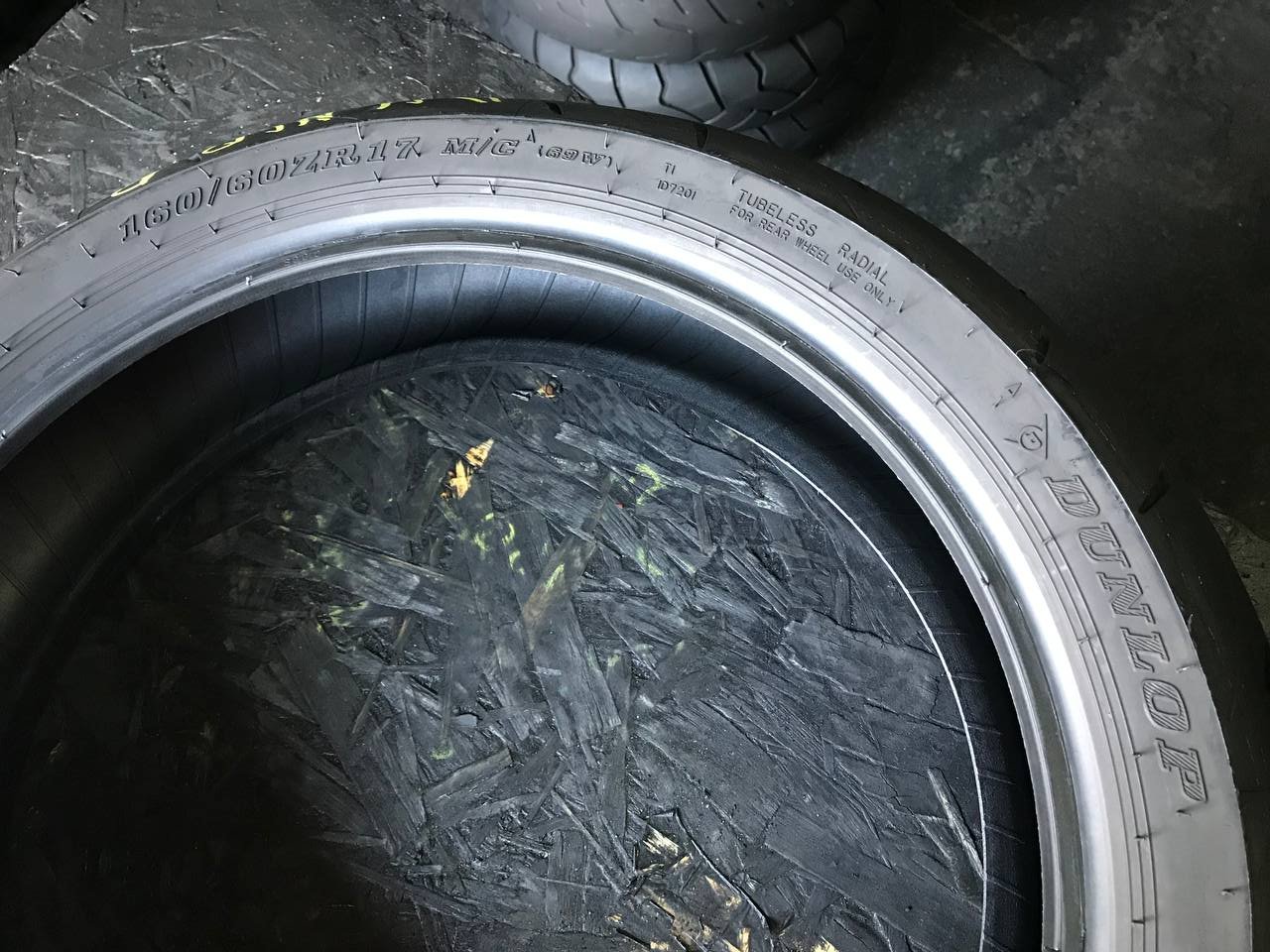 160/60 R17 Dunlop SportMax RoadSport 2