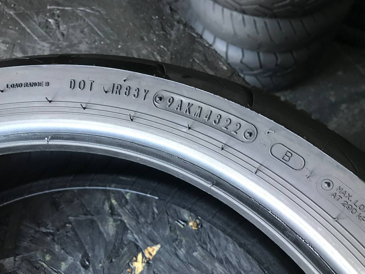 160/60 R17 Dunlop SportMax RoadSport 2