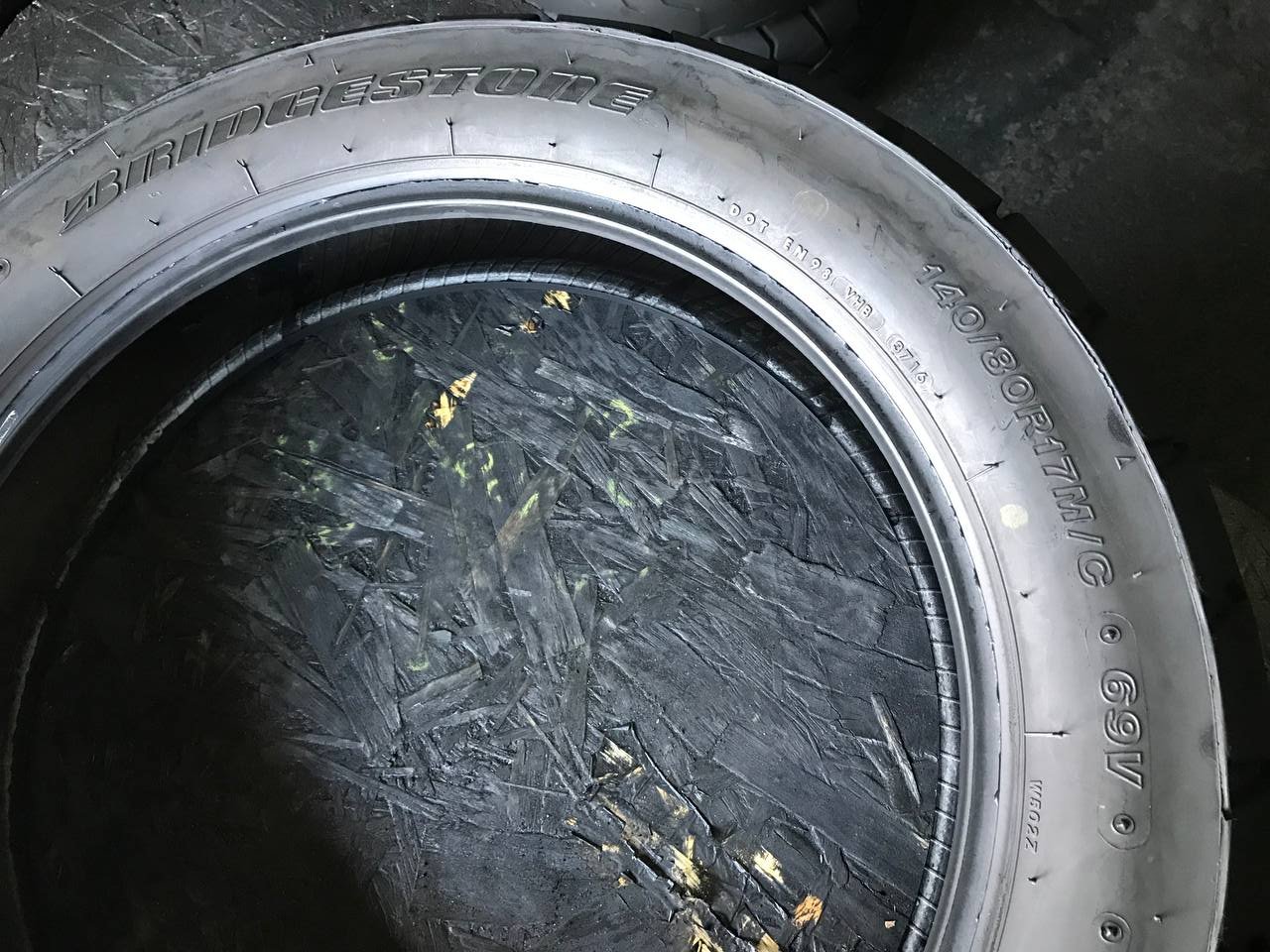 140/80 R17 Bridgestone Battle Wing BW-502