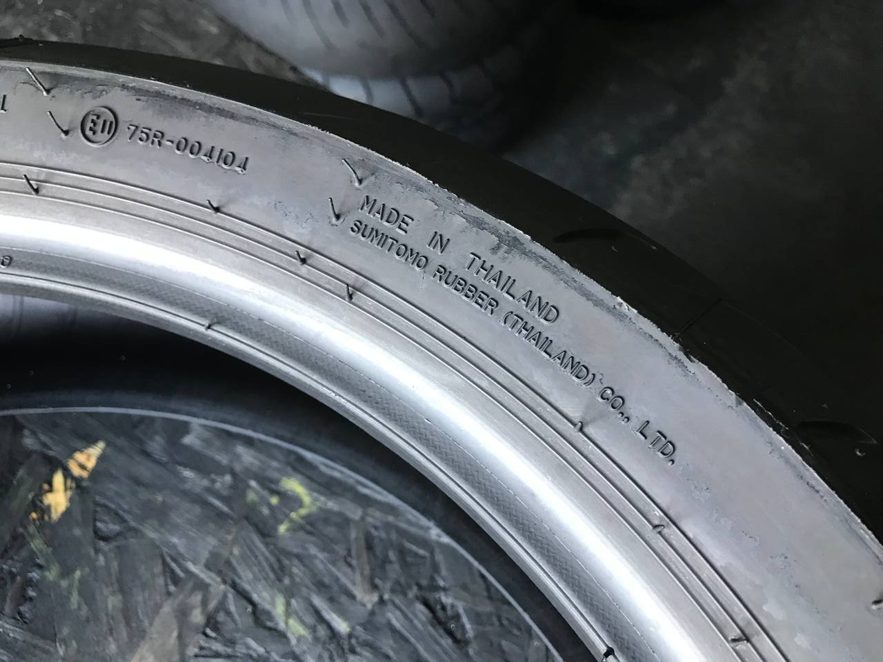 160/60 R17 Dunlop SportMax RoadSport 2