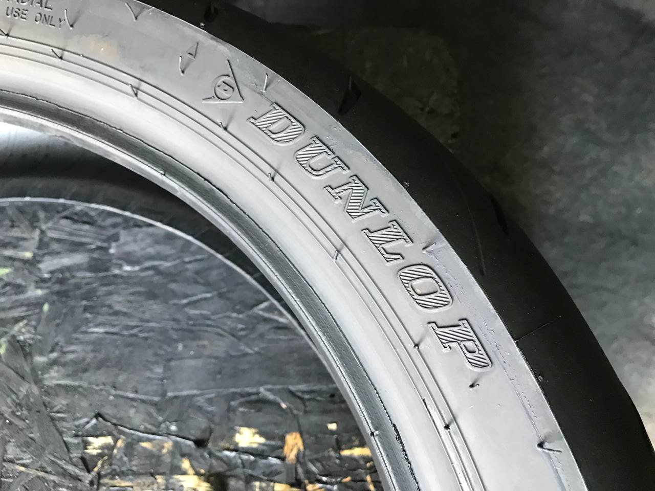 160/60 R17 Dunlop SportMax RoadSport 2