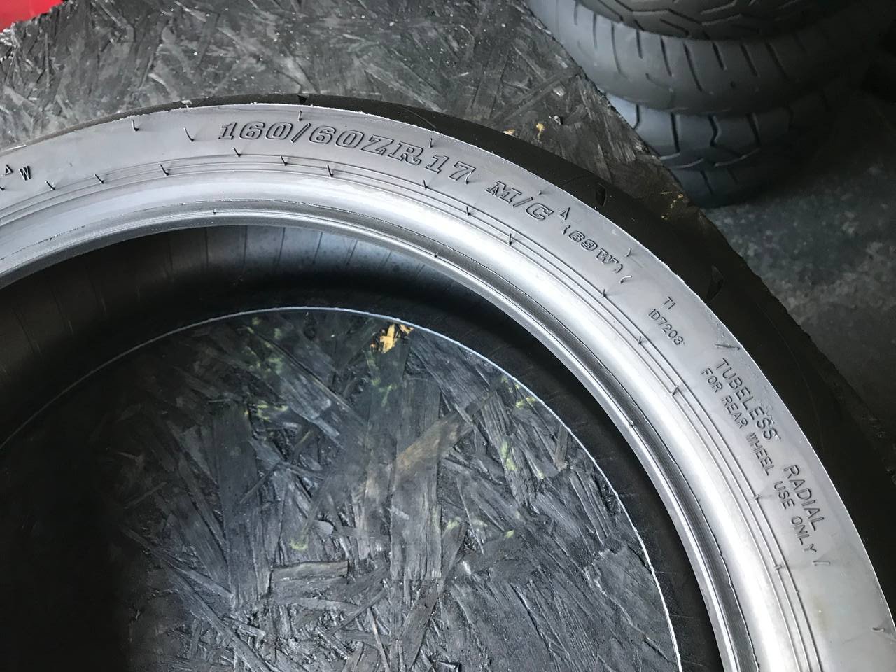 160/60 R17 Dunlop SportMax RoadSport 2