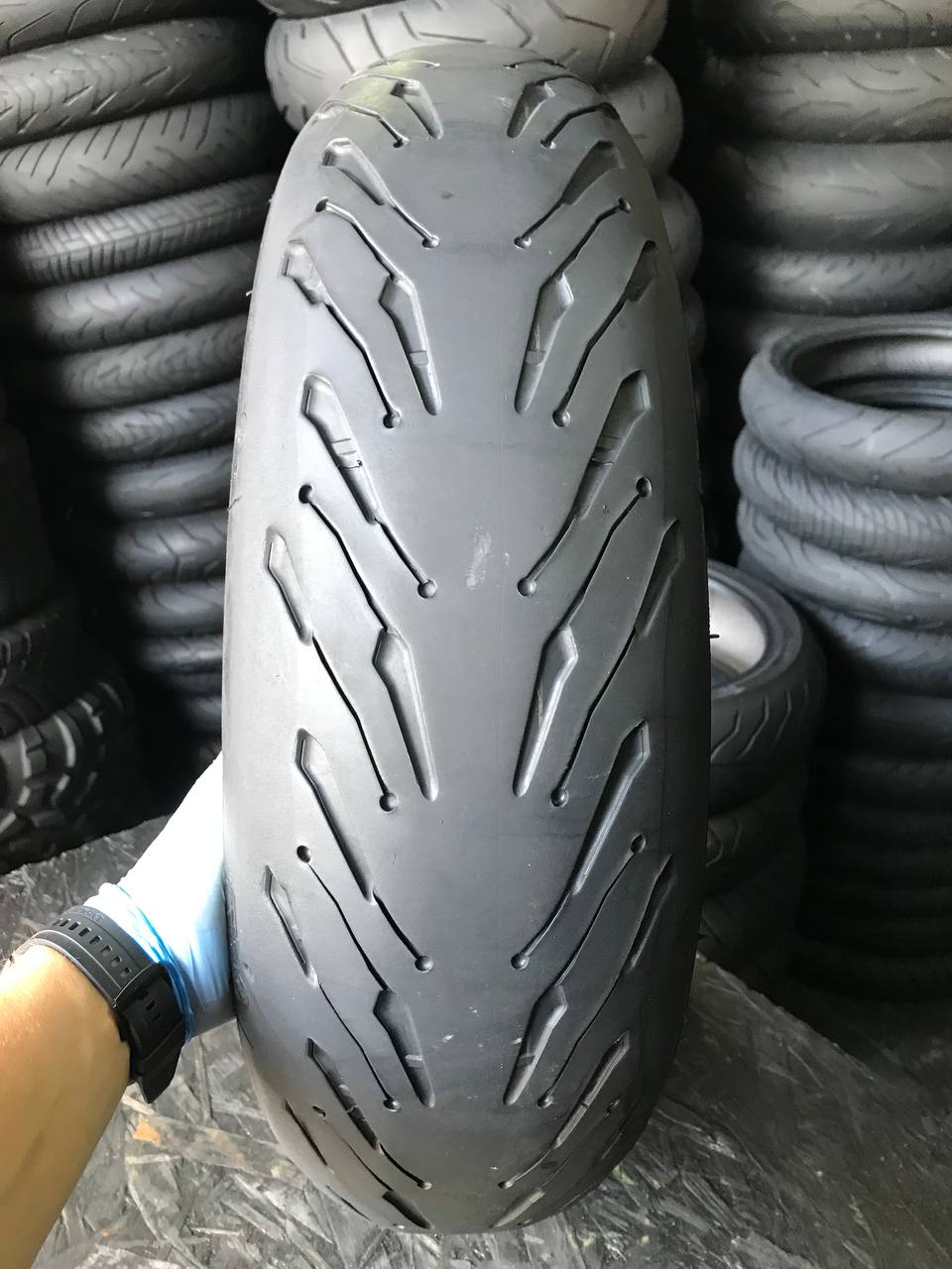 180/55 R17 Michelin Road 5