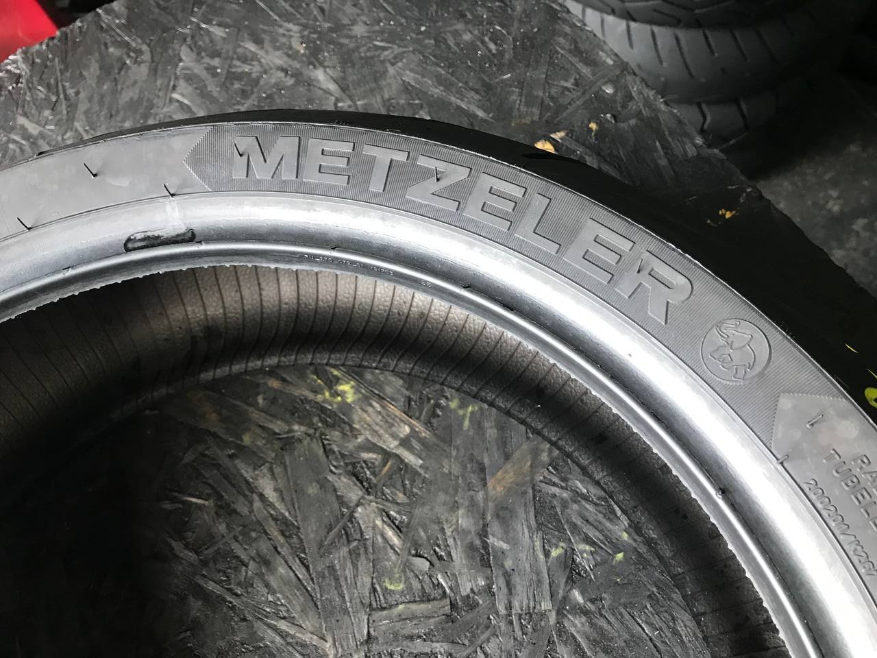 180/55 R17 Metzeler Sportec M7 RR